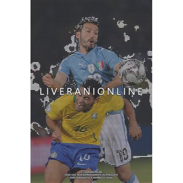 JUNE 21, 2009 - Football : fifa confederation cup south africa 2009 ,Group Stage B, final match between Italy 0-3 Brazil at Loftus Versfeld Stadium ,Pretoria, South Africa. NELLA FOTO zambrotta gianluca(italy )andre santos(brazil) AG ALDO LIVERANI 
