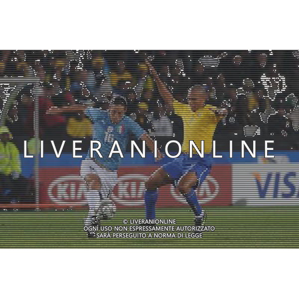 JUNE 21, 2009 - Football : fifa confederation cup south africa 2009 ,Group Stage B, final match between Italy 0-3 Brazil at Loftus Versfeld Stadium ,Pretoria, South Africa. NELLA FOTO camoranesi mauro german(italy )gilberto silva(brazil) AG ALDO LIVERANI 