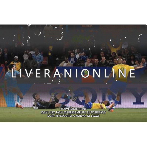 JUNE 21, 2009 - Football : fifa confederation cup south africa 2009 ,Group Stage B, final match between Italy 0-3 Brazil at Loftus Versfeld Stadium ,Pretoria, South Africa. NELLA FOTO buffon gianluigi(italy )robinho(brazil) AG ALDO LIVERANI 
