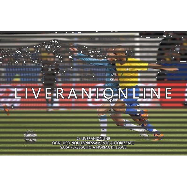 JUNE 21, 2009 - Football : fifa confederation cup south africa 2009 ,Group Stage B, final match between Italy 0-3 Brazil at Loftus Versfeld Stadium ,Pretoria, South Africa. NELLA FOTO maicon douglas( brazil)de rossi daniele(italy) AG ALDO LIVERANI 