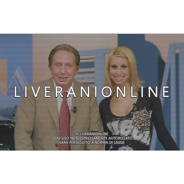 TRASMISSIONE TELEVISIVA\'LA RUOTA DELLA FORTUNA\' NELLA FOTO MIKE BONGIORNO-NANCY COMELLI AG ALDO LIVERANI