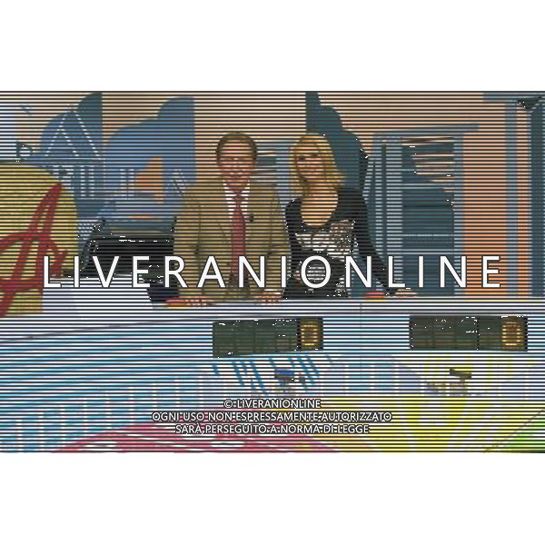 TRASMISSIONE TELEVISIVA\'LA RUOTA DELLA FORTUNA\' NELLA FOTO MIKE BONGIORNO-NANCY COMELLI AG ALDO LIVERANI