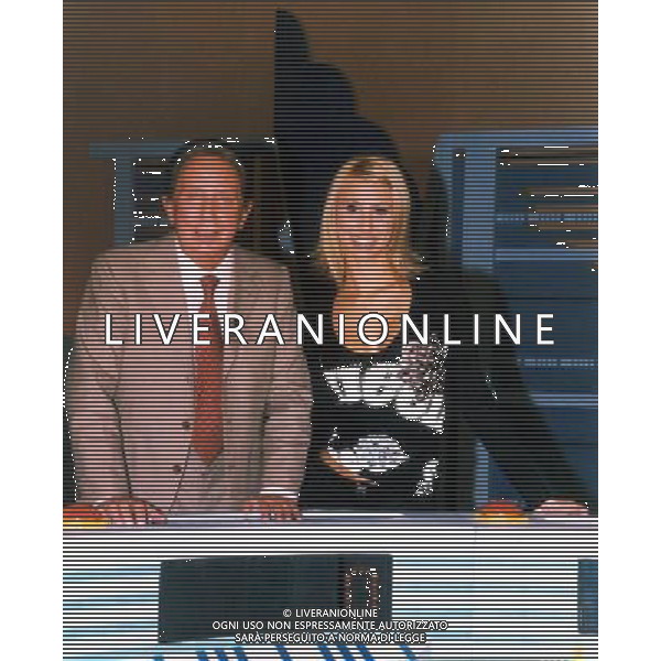 TRASMISSIONE TELEVISIVA\'LA RUOTA DELLA FORTUNA\' NELLA FOTO MIKE BONGIORNO-NANCY COMELLI AG ALDO LIVERANI