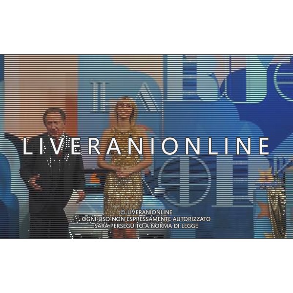TRASMISSIONE TELEVISIVA\'LA RUOTA DELLA FORTUNA\' NELLA FOTO MIKE BONGIORNO-NANCY COMELLI AG ALDO LIVERANI