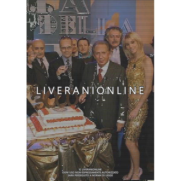 TRASMISSIONE TELEVISIVA\'LA RUOTA DELLA FORTUNA\' NELLA FOTO MIKE BONGIORNO-NANCY COMELLI AG ALDO LIVERANI