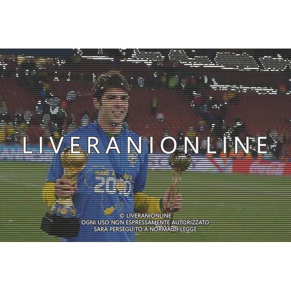 28/GIUGNO/2009 CALCIO SPORT Ellis park Stadium ,Johannesburg, SUD AFRICA fifa confederation cup south africa 2009 FINALE: USA BRASILE nella foto kaka ricardo con i trofei vinti ph:AG.ALDO LIVERANI SAS 