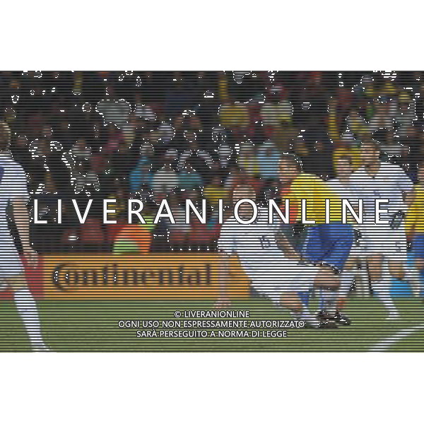 28/GIUGNO/2009 CALCIO SPORT Ellis park Stadium ,Johannesburg, SUD AFRICA fifa confederation cup south africa 2009 FINALE: USA BRASILE nella foto il gol di luis fabiano dell\'1-2 ph:AG.ALDO LIVERANI SAS 