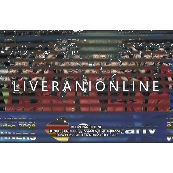 17¡ UEFA European U21 Championship 2007/2009 Finale Malmo - 29.06.2009 Germania-Inghilterra Nella Foto:GERMANIA FESTEGGIA CON LA COPPA /Ph.Vitez-Ag. Aldo Liverani