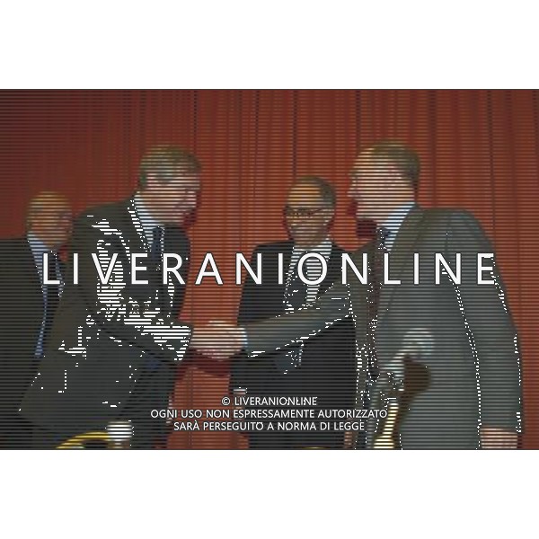 MILANO 1/12/2003 HOTEL MICHELANGELO INCOTRO ARBITRI-CALCIATORI NELLA FOTO PIERLUIGI PAIRETTO, FRANCO CARRARO E SERGIO CAMPANASERGIO CAMPANA FOTO ROMARIO/AG ALDO LIVERANI
