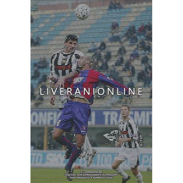 Bologna - Udinese Tim Cup (Coppa Italia) 03/11/2003 nella foto: Vincenzo Iaquinta e Troise Emanuele* foto: Simone Rosa/Agenzia Aldo Liverani