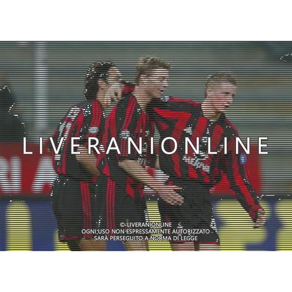 GENOVA 03/12/2003 TIM CUP (coppa italia) SAMPDORIA - MILAN NELLA FOTO :esultanza del milan 0-1* FOTO: FELIPPO VENEZIA / AGENZIA : ALDO LIVERANI