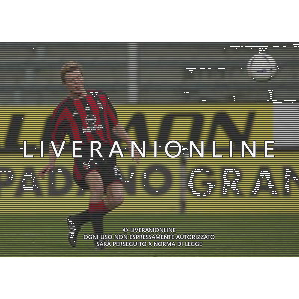 GENOVA 03/12/2003 TIM CUP (coppa italia) SAMPDORIA - MILAN NELLA FOTO :tomasson jon dahl* FOTO: FELIPPO VENEZIA / AGENZIA : ALDO LIVERANI
