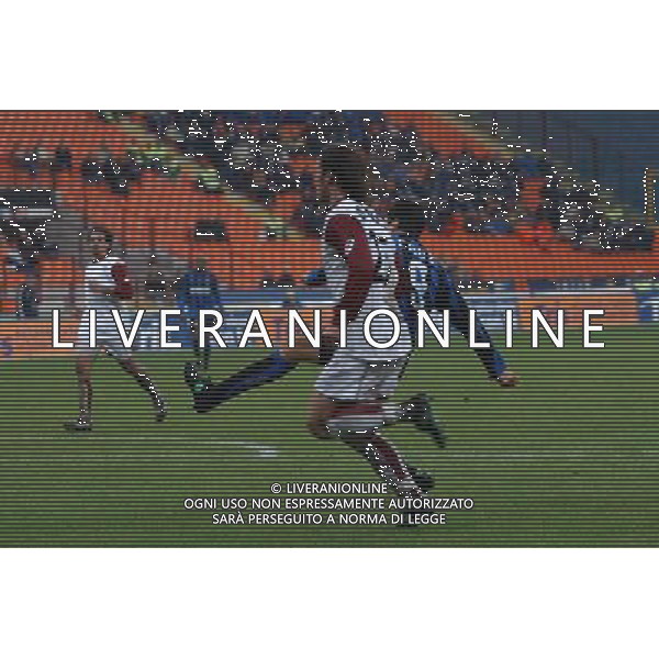 Inter - Reggina Coppa Italia Tim Cup 04/12/2003 nella foto il gol di Julio Cruz* foto Marco Luzzani/Agenzia Aldo liverani