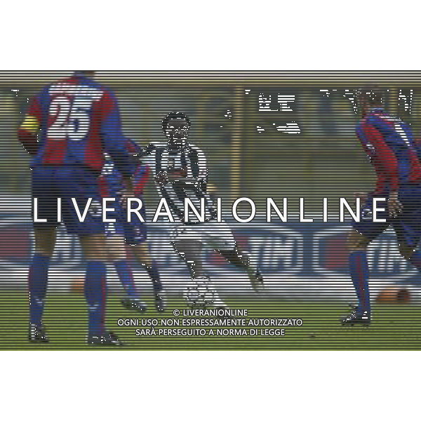 Bologna - Udinese TIM CUP coppa Italia 03/12/2003 nella foto: MUNTARI ALI\' SULLEY foto S.Rosa / Ag. Aldo Liverani