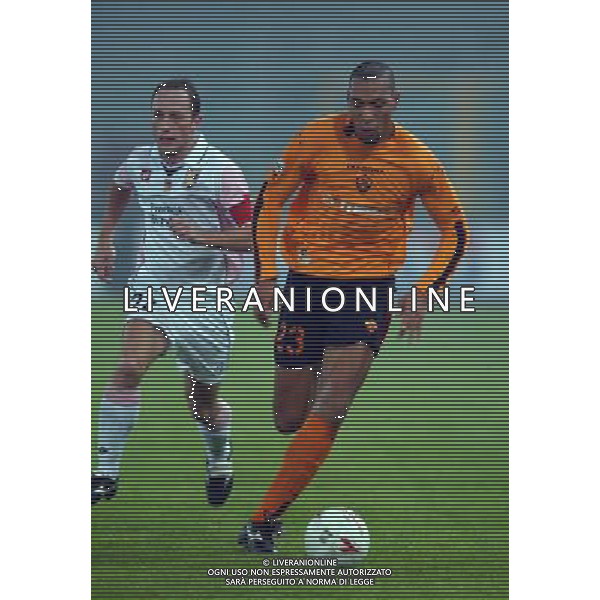 ROMA - PALERMO 04/12/2003 TIM CUP COPPA ITALIA NELLA FOTO: MUTARELLI MASSIMO-JOHN CAREW* FOTO: PASQUASI / AG: ALDO LIVERANI