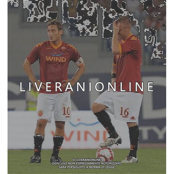 Roma - Stadio Olimpico - 30/07/2009 - Preliminari UEFA EUROPA LEAGUE - AS Roma vs KAA Gent - nella foto: DE ROSSI DANIELE E FRANCESCO TOTTI ph. Corradetti / ag. Aldo LIVERANI