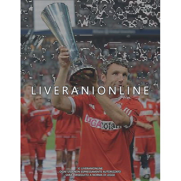 Audi Cup 2009 Finale 1¡-2¡ Posto Monaco di Baviera - 30.07.2009 Manchester United-Bayern Monaco Nella Foto:MARK VAN BOMMEL ALZA LA COPPA /Ph.Vitez-Ag. Aldo Liverani