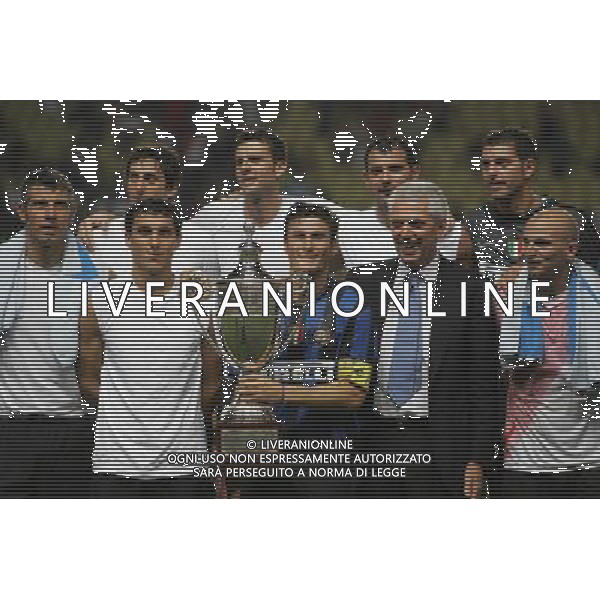 Montecarlo (Monaco) 30-07-2009 Trofeo Pirelli 2009 Monaco-Inter 0:1 nella foto i giocatori dell\'inter e marco tronchetti provera con il trofeo pirelli ph marco luzzani/ag aldo liverani s.a.s.