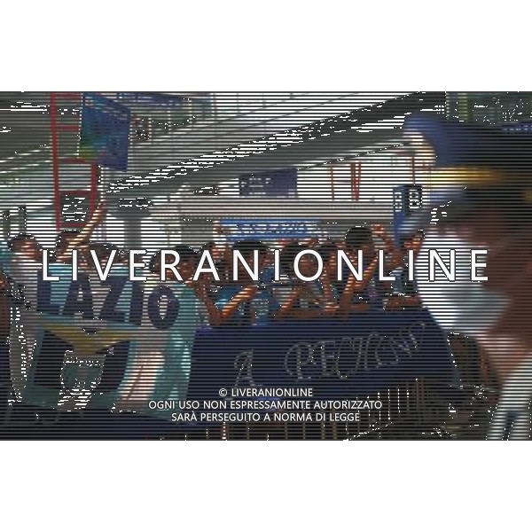 Arrivo dei giocatori della squadra della lazio all\'aeroporto di Pechino per la Supercoppa Italiana Chinese fans welcome Lazio players upon the team\'s arrival in Beijing, China, Sunday, Aug. 2, 2009. Scudetto holders Inter and Coppa Italia winners Lazio will compete in the Italian Super Cup in Beijing on August 8.(Photo By Zheng Ze/ColorChinaPhoto) /Agenzia Aldo Liverani Sas - ITALY ONLY -