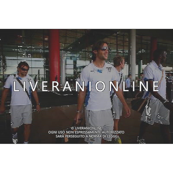 Arrivo dei giocatori della squadra della lazio all\'aeroporto di Pechino per la Supercoppa Italiana Stefano Mauri - Lazio players arrive in Beijing, China, Sunday, Aug. 2, 2009. Scudetto holders Inter and Coppa Italia winners Lazio will compete in the Italian Super Cup in Beijing on August 8.(Photo By Zheng Ze/ColorChinaPhoto) /Agenzia Aldo Liverani Sas - ITALY ONLY -