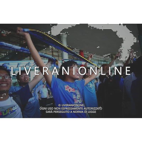 Arrivo dei giocatori della squadra della lazio all\'aeroporto di Pechino per la Supercoppa Italiana Chinese fans welcome Lazio players in Beijing, China, Sunday, Aug. 2, 2009. Scudetto holders Inter and Coppa Italia winners Lazio will compete in the Italian Super Cup in Beijing on August 8.(Photo By Zheng Ze/ColorChinaPhoto) /Agenzia Aldo Liverani Sas - ITALY ONLY -