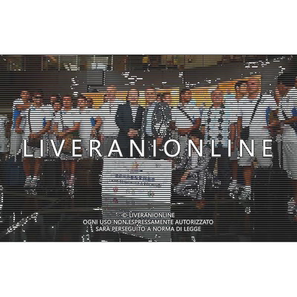 Arrivo dei giocatori della squadra della lazio all\'aeroporto di Pechino per la Supercoppa Italiana Claudio Lotito - Lazio players pose for a group picture upon their arrival in Beijing, China, Sunday, Aug. 2, 2009. Scudetto holders Inter and Coppa Italia winners Lazio will compete in the Italian Super Cup in Beijing on August 8.(Photo By Zheng Ze/ColorChinaPhoto) /Agenzia Aldo Liverani Sas - ITALY ONLY -