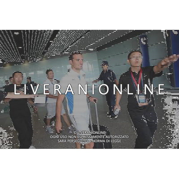 Arrivo dei giocatori della squadra della lazio all\'aeroporto di Pechino per la Supercoppa Italiana Daniel Scaloni - Lazio players arrive in Beijing, China, Sunday, Aug. 2, 2009. Scudetto holders Inter and Coppa Italia winners Lazio will compete in the Italian Super Cup in Beijing on August 8.(Photo By Fa Zhi/ColorChinaPhoto) /Agenzia Aldo Liverani Sas - ITALY ONLY -