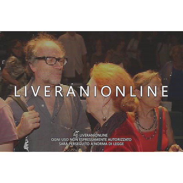 MILANO 30/6/2009 TEATRO DAL VERME VIA SAN GIOVANNI SUL MURO, 2 LA MILANESIANA: \'CANTORI DI STORIE INVISIBILI\' NELLA FOTO ENRICO GHEZZI E MARIA MULAS (FOTOGRAFA) FOTO ROMANO/AG ALDO LIVERANI