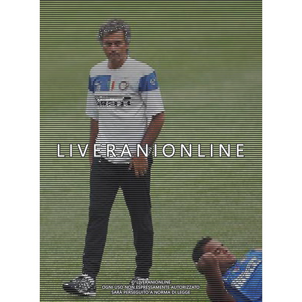 Allenamento dell\'Inter a Pechino per la Supercoppa Italiana 04/08/2009 Inter\'s manager Jose Mourinho (L) and player Amantino Mancini attend a training session for the upcoming Italian Super Cup in Beijing, China on Tuesday, Aug. 4, 2009. Scudetto holders Inter and Coppa Italia winners Lazio will compete in the Italian Super Cup in Beijing on August 8.(Photo By Qiu Feng/ColorChinaPhoto) /Agenzia Aldo Liverani Sas - ITALY ONLY -