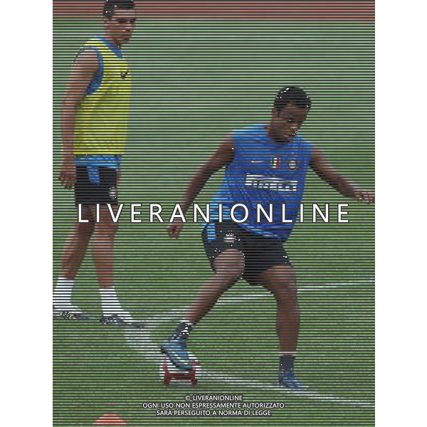 Allenamento dell\'Inter a Pechino per la Supercoppa Italiana 04/08/2009 Inter\'s Amantino Mancini (R) and Lucimar Lucio (L) attend a training session for the upcoming Italian Super Cup in Beijing, China on Tuesday, Aug. 4, 2009. Scudetto holders Inter and Coppa Italia winners Lazio will compete in the Italian Super Cup in Beijing on August 8.(Photo By Qiu Feng/ColorChinaPhoto) /Agenzia Aldo Liverani Sas - ITALY ONLY -