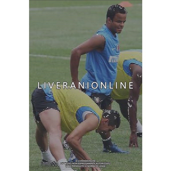 Allenamento dell\'Inter a Pechino per la Supercoppa Italiana 04/08/2009 Inter\'s Amantino Mancini (R) and Lucimar Lucio (L) attend a training session for the upcoming Italian Super Cup in Beijing, China on Tuesday, Aug. 4, 2009. Scudetto holders Inter and Coppa Italia winners Lazio will compete in the Italian Super Cup in Beijing on August 8.(Photo By Qiu Feng/ColorChinaPhoto) /Agenzia Aldo Liverani Sas - ITALY ONLY -