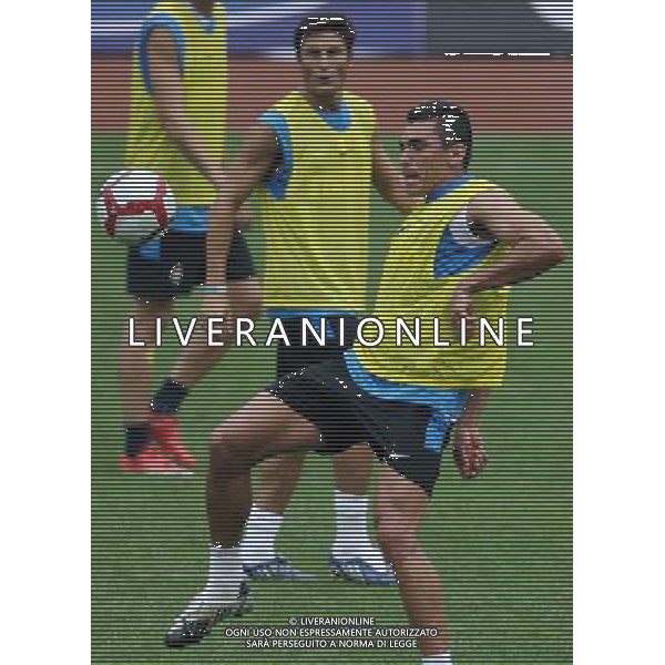 Allenamento dell\'Inter a Pechino per la Supercoppa Italiana 04/08/2009 Inter\'s Javier Zanetti (C) and Lucimar Lucio (R) attend a training session for the upcoming Italian Super Cup in Beijing, China on Tuesday, Aug. 4, 2009. Scudetto holders Inter and Coppa Italia winners Lazio will compete in the Italian Super Cup in Beijing on August 8.(Photo By Qiu Feng/ColorChinaPhoto) /Agenzia Aldo Liverani Sas - ITALY ONLY -