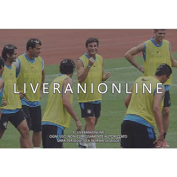 Allenamento dell\'Inter a Pechino per la Supercoppa Italiana 04/08/2009 Inter\'s Javier Zanetti (C) attends a training session for the upcoming Italian Super Cup in Beijing, China on Tuesday, Aug. 4, 2009. Scudetto holders Inter and Coppa Italia winners Lazio will compete in the Italian Super Cup in Beijing on August 8.(Photo By Qiu Feng/ColorChinaPhoto) /Agenzia Aldo Liverani Sas - ITALY ONLY -