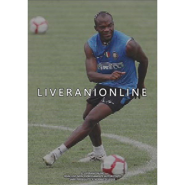 Allenamento dell\'Inter a Pechino per la Supercoppa Italiana 04/08/2009 Inter\'s David Suazo attends a training session for the upcoming Italian Super Cup in Beijing, China on Tuesday, Aug. 4, 2009. Scudetto holders Inter and Coppa Italia winners Lazio will compete in the Italian Super Cup in Beijing on August 8.(Photo By Qiu Feng/ColorChinaPhoto) /Agenzia Aldo Liverani Sas - ITALY ONLY -