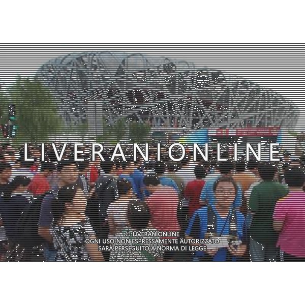 Chinese fans arrive to watch the Italian Super Cup at the National Stadium, also known as Bird\'s Nest, in Beijing, China on Saturday, Aug. 8, 2009. Scudetto holders Inter and Coppa Italia winners Lazio will compete in the Italian Super Cup in Beijing tonight.(Photo By Qiu Feng/ColorChinaPhoto) Inter - lazio Supercoppa Italiana a Pechino 08/08/2009 /Agenzia Aldo Liverani Sas - ITALY ONLY -