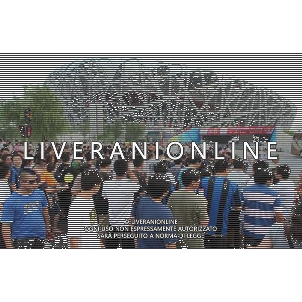 Chinese fans arrive to watch the Italian Super Cup at the National Stadium, also known as Bird\'s Nest, in Beijing, China on Saturday, Aug. 8, 2009. Scudetto holders Inter and Coppa Italia winners Lazio will compete in the Italian Super Cup in Beijing tonight.(Photo By Qiu Feng/ColorChinaPhoto) Inter - lazio Supercoppa Italiana a Pechino 08/08/2009 /Agenzia Aldo Liverani Sas - ITALY ONLY -