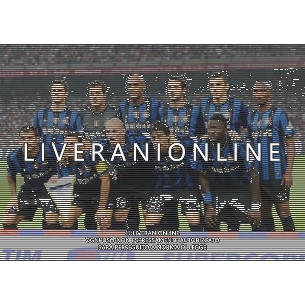 Inter players pose for a group picture before the Italian Super Cup match against Lazio at the National Stadium, also known as Bird\'s Nest, in Beijing, China on Saturday, Aug. 8, 2009.(Photo By Qiu Feng/ColorChinaPhoto) Inter - lazio Supercoppa Italiana a Pechino 08/08/2009 - formazione inter /Agenzia Aldo Liverani Sas - ITALY ONLY -