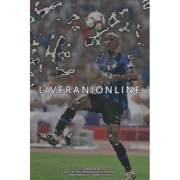 Inter\'s Samuel Eto\'o in action during the Italian Super Cup against Lazio at the National Stadium, also known as Bird\'s Nest, in Beijing, China on Saturday, Aug. 8, 2009. Lazio won the match 2-1.(Photo By Qiu Feng/ColorChinaPhoto) Inter - lazio Supercoppa Italiana a Pechino 08/08/2009 /Agenzia Aldo Liverani Sas - ITALY ONLY -