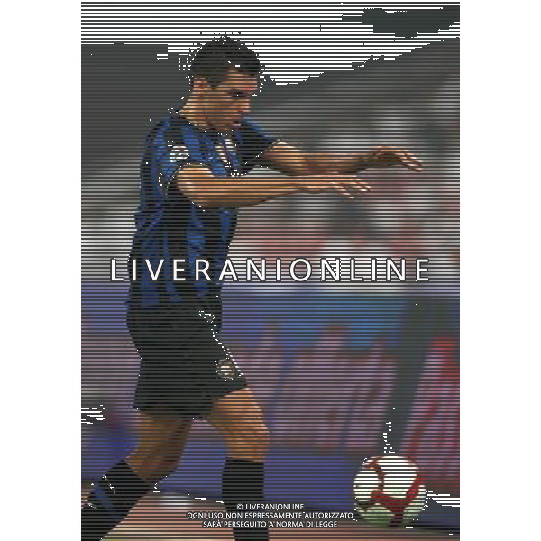 Inter\'s Lucio in action during the Italian Super Cup against Lazio at the National Stadium, also known as Bird\'s Nest, in Beijing, China on Saturday, Aug. 8, 2009. Lazio won the match 2-1.(Photo By Qiu Feng/ColorChinaPhoto) Inter - lazio Supercoppa Italiana a Pechino 08/08/2009 /Agenzia Aldo Liverani Sas - ITALY ONLY -
