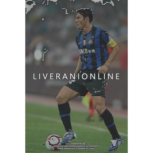 Inter\'s Javier Zanetti in action during the Italian Super Cup against Lazio at the National Stadium, also known as Bird\'s Nest, in Beijing, China on Saturday, Aug. 8, 2009. Lazio won the match 2-1.(Photo By Qiu Feng/ColorChinaPhoto) Inter - lazio Supercoppa Italiana a Pechino 08/08/2009 /Agenzia Aldo Liverani Sas - ITALY ONLY -
