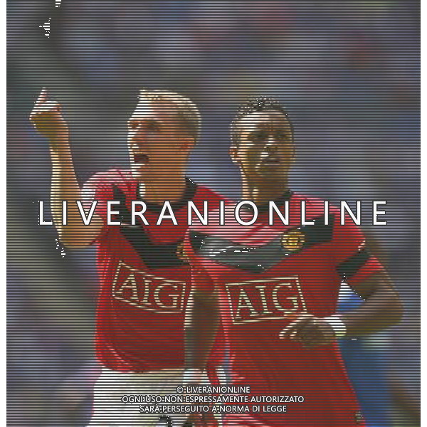  CHELSEA-MANCHESTER UNITED Community Shield 09/08/2009 NELLA FOTO Darren Fletcher of Manchester Utd celebrates with goalscorer Nani of Manchester Utd 0-1 , Chelsea v Man Utd, FA Community Shield, Wembley Stadium, London AG ALDO LIVERANI