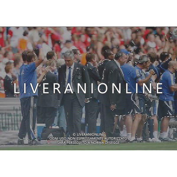  CHELSEA-MANCHESTER UNITED Community Shield 09/08/2009 NELLA FOTO Carlo Ancelotti , Manager of Chelsea cannot watch the penalty shoot out during the Community Shield at Wembley between the Champions of England Manchester United and the winner of the FA Cup Chelsea as curtain raiser of the new 09/10 season on 08/08/2008. AG ALDO LIVERANI