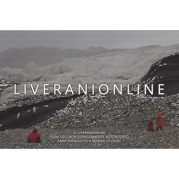 (090808) -- PUROG KANGRI, Aug. 8, 2009 -- Photo taken on Aug. 1, 2009 shows part of the glacier in Purog Kangri, southwest China\'s Tibet Autonomous Region. Purog Kangri glacier in Nagqu area of Tibet is considered to be the third largest in the world. Tang Zhaoming) (gj) Il ghiacciaio Purog Kangri, situato a sudovest della Cina nella regione autonoma del Tibet, e\' considerato il terzo piu\' grande al mondo - /Agenzia Aldo Liverani Sas - ITALY ONLY -