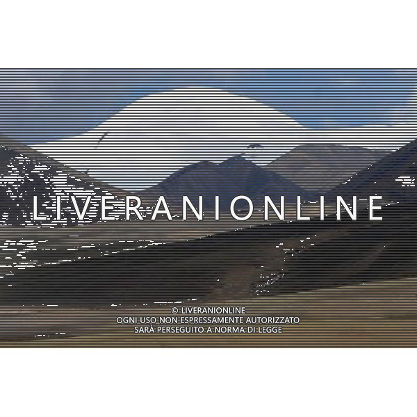 (090808) -- PUROG KANGRI, Aug. 8, 2009 -- Photo taken on Aug. 1, 2009 shows part of the glacier in Purog Kangri, southwest China\'s Tibet Autonomous Region. Purog Kangri glacier in Nagqu area of Tibet is considered to be the third largest in the world. Tang Zhaoming) (gj) Il ghiacciaio Purog Kangri, situato a sudovest della Cina nella regione autonoma del Tibet, e\' considerato il terzo piu\' grande al mondo - /Agenzia Aldo Liverani Sas - ITALY ONLY -