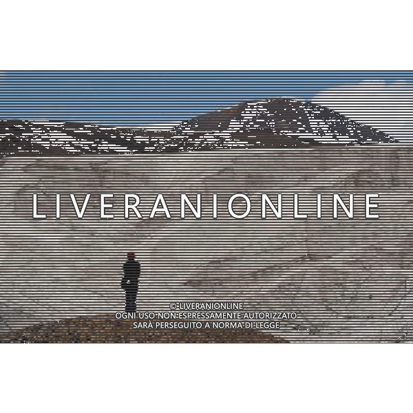 (090808) -- PUROG KANGRI, Aug. 8, 2009 -- Photo taken on Aug. 1, 2009 shows part of the glacier in Purog Kangri, southwest China\'s Tibet Autonomous Region. Purog Kangri glacier in Nagqu area of Tibet is considered to be the third largest in the world. Tang Zhaoming) (gj) Il ghiacciaio Purog Kangri, situato a sudovest della Cina nella regione autonoma del Tibet, e\' considerato il terzo piu\' grande al mondo - /Agenzia Aldo Liverani Sas - ITALY ONLY -