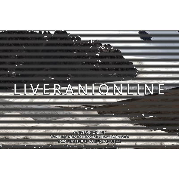 (090808) -- PUROG KANGRI, Aug. 8, 2009 -- Photo taken on Aug. 1, 2009 shows part of the glacier in Purog Kangri, southwest China\'s Tibet Autonomous Region. Purog Kangri glacier in Nagqu area of Tibet is considered to be the third largest in the world. Tang Zhaoming) (gj) Il ghiacciaio Purog Kangri, situato a sudovest della Cina nella regione autonoma del Tibet, e\' considerato il terzo piu\' grande al mondo - /Agenzia Aldo Liverani Sas - ITALY ONLY -