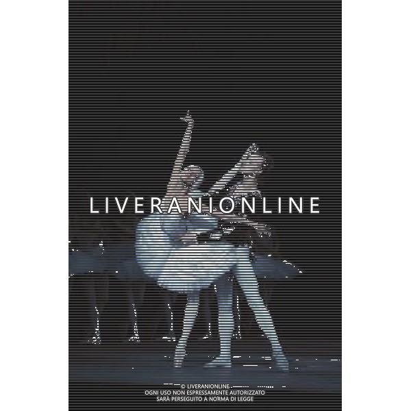 The Mariinsky Ballet perform Swan Lake. Alina Somova has Odette/Odile, Denis Matvienko has Prince Siegfried, Andrei Ivanov has The Jester and Elena Bazhenova has The Princess Regent. Royal Opera House, Covent Garden, London. Friday August 07, 2009. Balletto \'Il Lago dei Cigni\' /Agenzia Aldo Liverani Sas - ITALY ONLY -