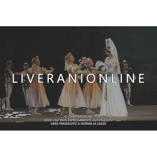 The Mariinsky Ballet perform Swan Lake. Alina Somova has Odette/Odile, Denis Matvienko has Prince Siegfried, Andrei Ivanov has The Jester and Elena Bazhenova has The Princess Regent. Royal Opera House, Covent Garden, London. Friday August 07, 2009. Balletto \'Il Lago dei Cigni\' /Agenzia Aldo Liverani Sas - ITALY ONLY -