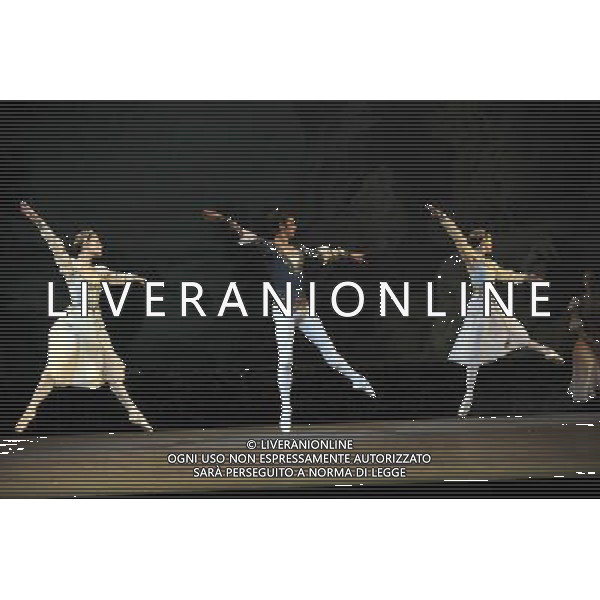 The Mariinsky Ballet perform Swan Lake. Alina Somova has Odette/Odile, Denis Matvienko has Prince Siegfried, Andrei Ivanov has The Jester and Elena Bazhenova has The Princess Regent. Royal Opera House, Covent Garden, London. Friday August 07, 2009. Balletto \'Il Lago dei Cigni\' /Agenzia Aldo Liverani Sas - ITALY ONLY -