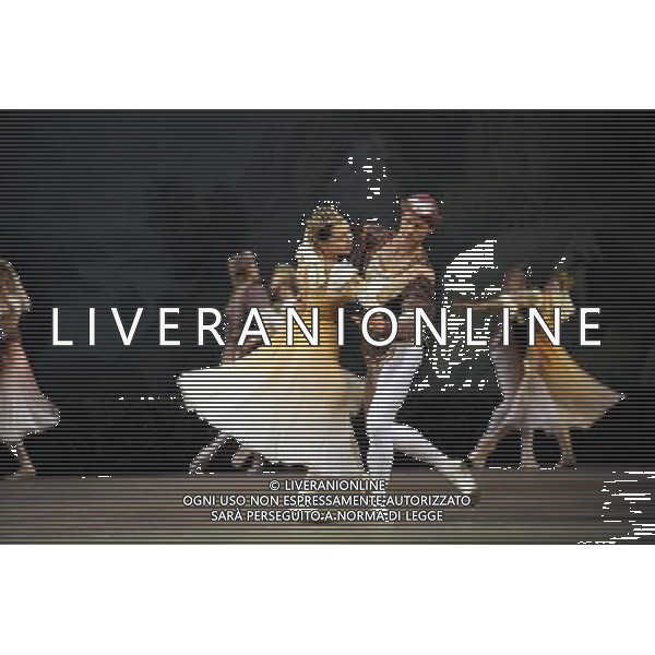 The Mariinsky Ballet perform Swan Lake. Alina Somova has Odette/Odile, Denis Matvienko has Prince Siegfried, Andrei Ivanov has The Jester and Elena Bazhenova has The Princess Regent. Royal Opera House, Covent Garden, London. Friday August 07, 2009. Balletto \'Il Lago dei Cigni\' /Agenzia Aldo Liverani Sas - ITALY ONLY -